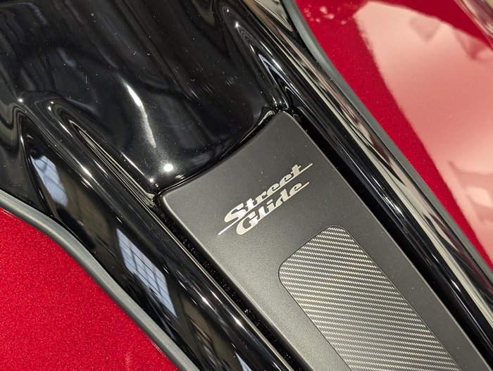 2025 Harley-Davidson Street Glide 117 (FLHX) Touring Red