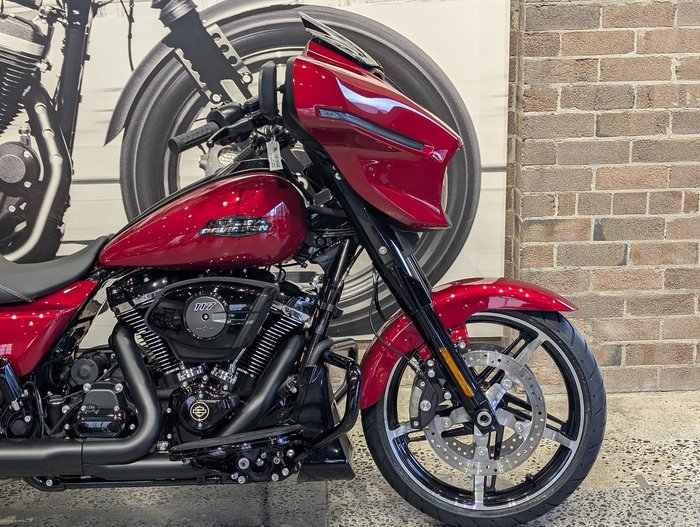 2025 Harley-Davidson Street Glide 117 (FLHX) Touring Red