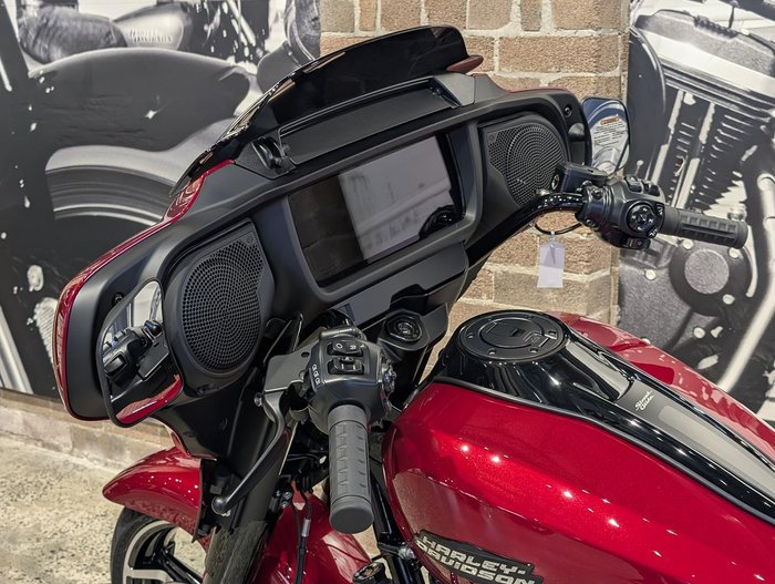 2025 Harley-Davidson Street Glide 117 (FLHX) Touring Red