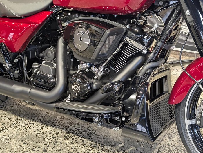 2025 Harley-Davidson Street Glide 117 (FLHX) Touring Red