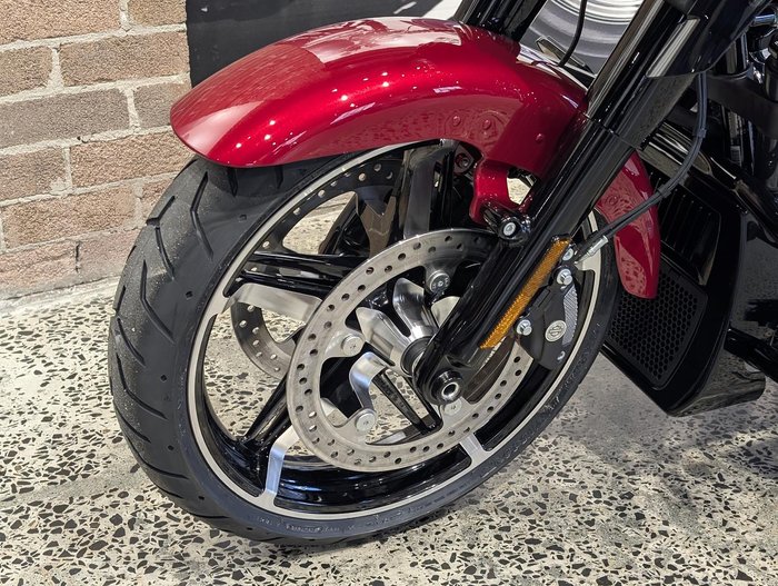 2025 Harley-Davidson Street Glide 117 (FLHX) Touring Red