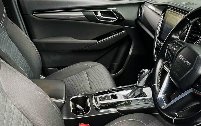 2022 Isuzu MU-X LS-U