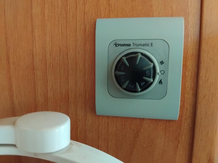 2013 Windsor 19.6Ft Couples Van Separate Toilet And Shower- Price Reduced