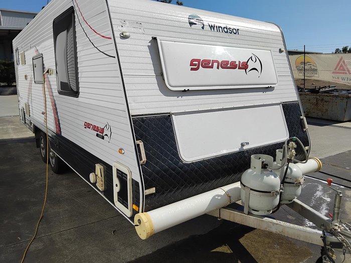 2013 Windsor 19.6Ft Couples Van Separate Toilet And Shower- Price Reduced
