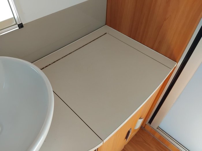 2013 Windsor 19.6Ft Couples Van Separate Toilet And Shower- Price Reduced