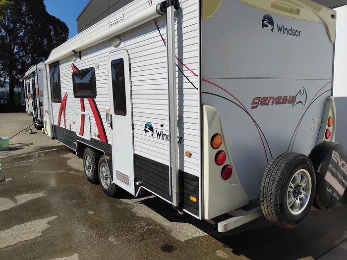 2013 Windsor 19.6Ft Couples Van Separate Toilet And Shower- Price Reduced