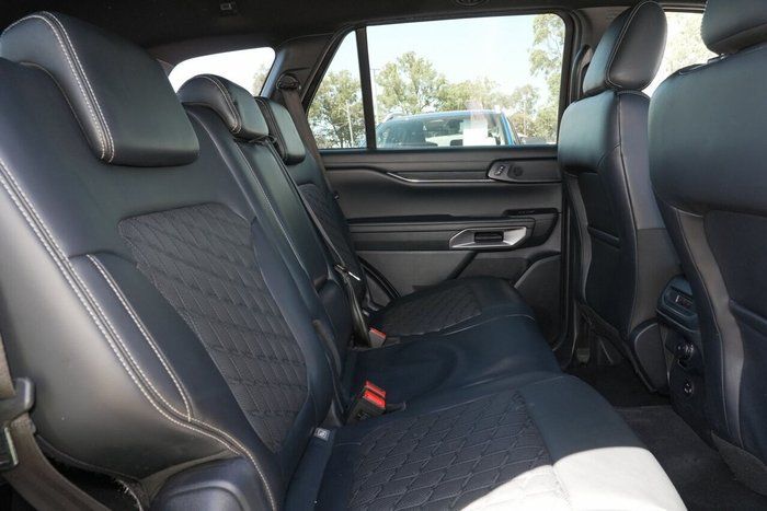 2022 Ford Everest Platinum