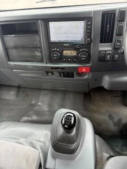 2018 Isuzu Npr 65 190 White