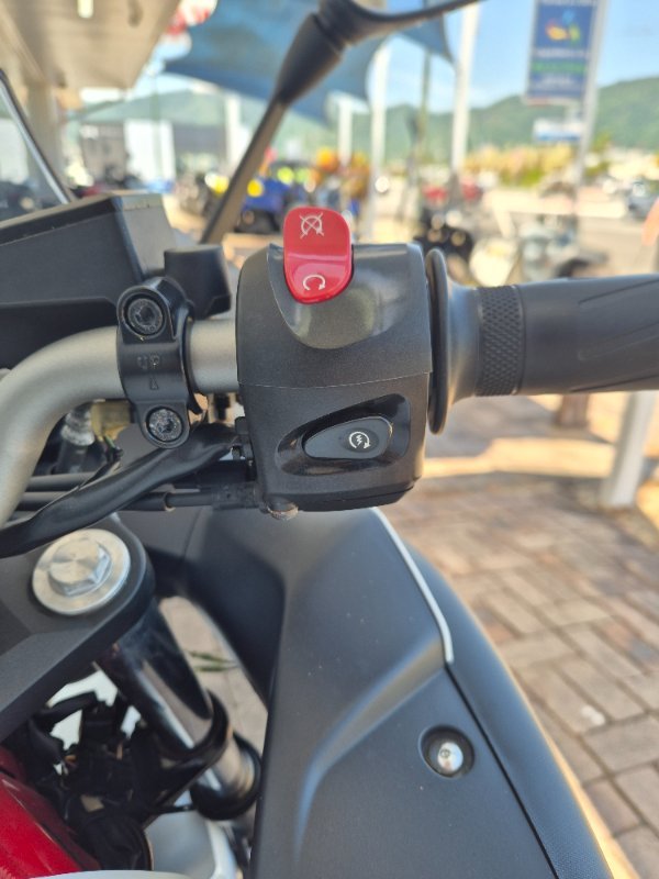 2013 Yamaha FZ6R WHITE