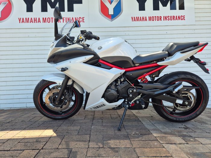 2013 Yamaha FZ6R WHITE