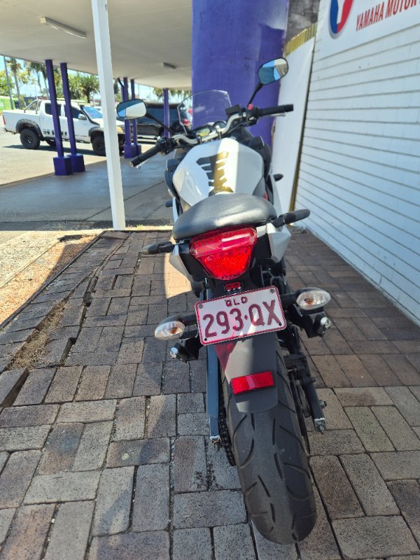 2013 Yamaha FZ6R WHITE