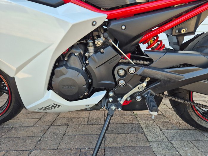 2013 Yamaha FZ6R WHITE