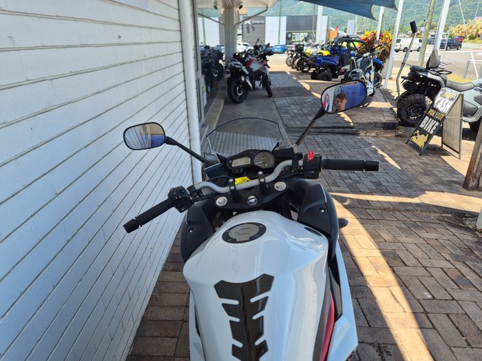 2013 Yamaha FZ6R WHITE