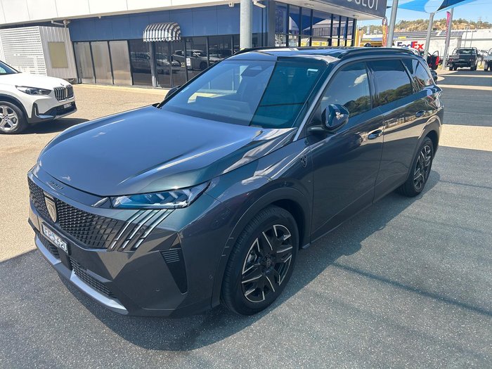 2025 Peugeot 5008