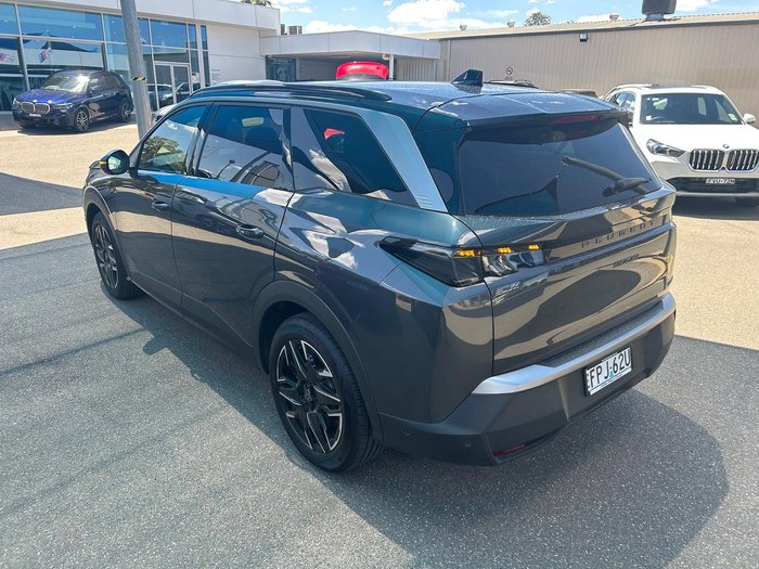 2025 Peugeot 5008 GT Premium Hybrid