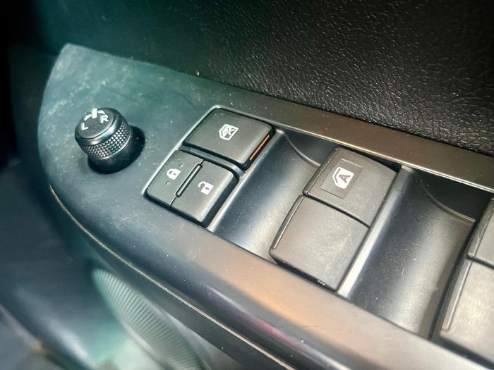 2023 Toyota Hilux SR