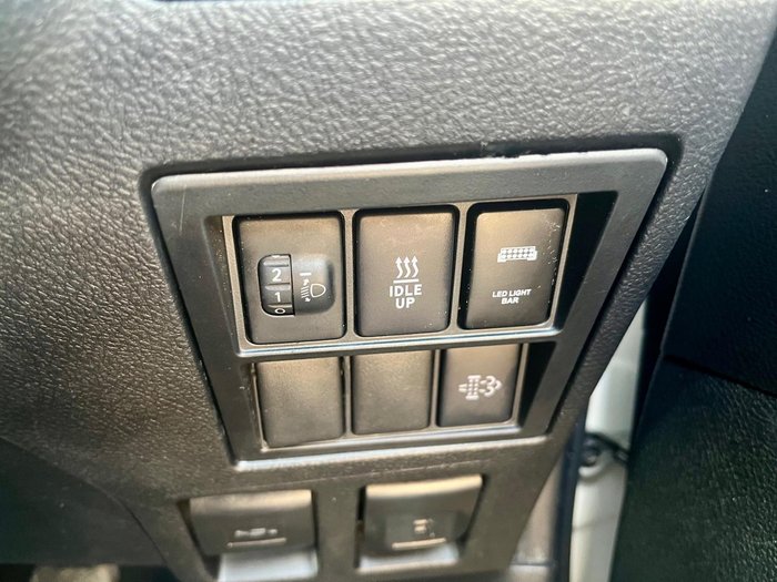 2023 Toyota Hilux SR