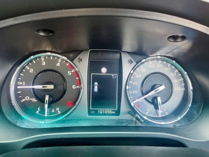 2023 Toyota Hilux SR