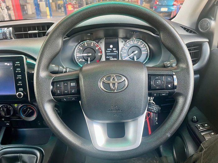 2023 Toyota Hilux SR