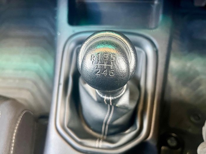 2023 Toyota Hilux SR