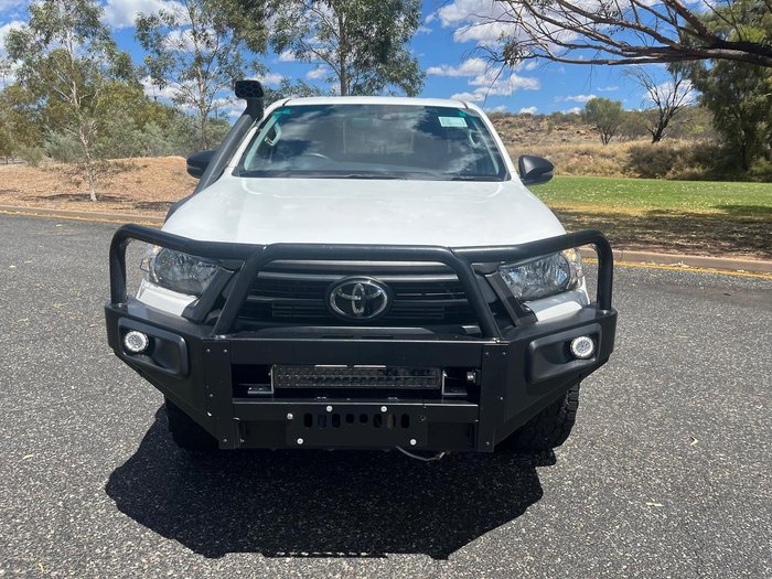 2023 Toyota Hilux SR