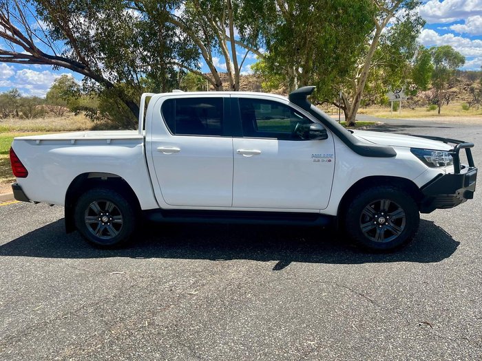 2023 Toyota Hilux SR