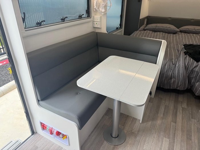 2025 New Age Caravans Manta Ray Mr16er Expedition