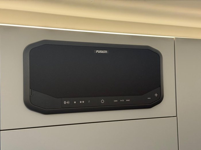 2025 New Age Caravans Manta Ray Mr16er Expedition