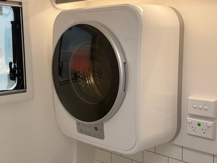 2025 New Age Caravans Manta Ray Mr16er Expedition