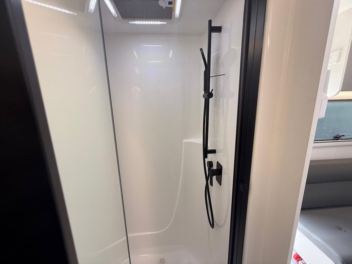 2025 New Age Caravans Manta Ray Mr16er Expedition