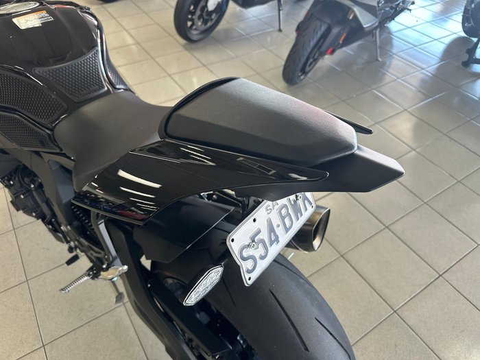 2023 Yamaha YZF-R1 R1 Black
