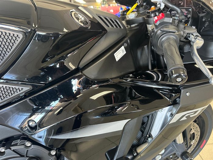 2023 Yamaha YZF-R1 R1 Black
