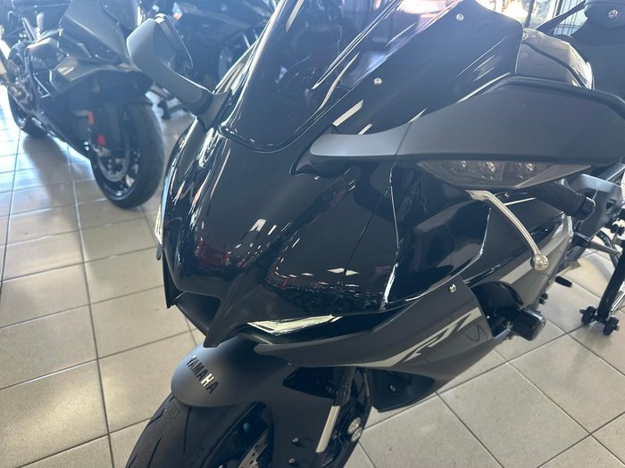 2023 Yamaha YZF-R1 R1 Black