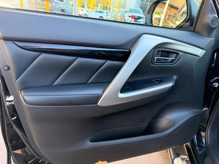 2019 Mitsubishi Pajero Sport Black Edition