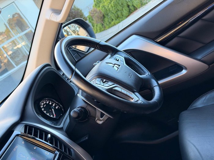 2019 Mitsubishi Pajero Sport Black Edition