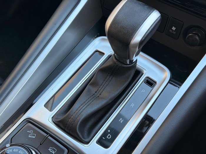 2019 Mitsubishi Pajero Sport Black Edition