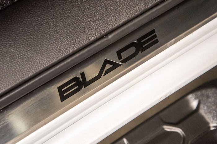 2025 Isuzu D-MAX BLADE