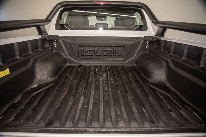 2025 Isuzu D-MAX BLADE