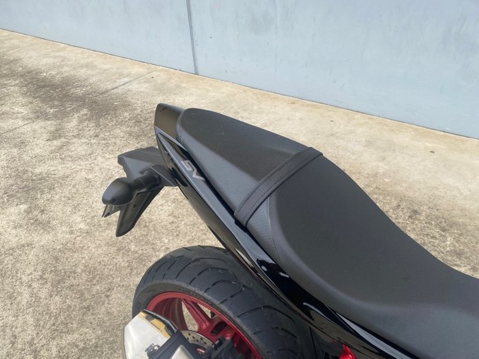 2022 Suzuki SV650 RED/WHITE