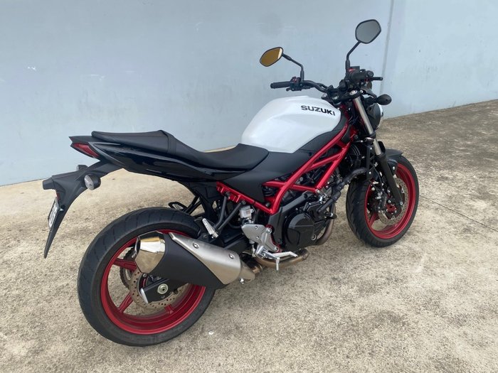 2022 Suzuki SV650 RED/WHITE