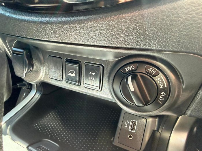 2023 Nissan Navara SL Warrior