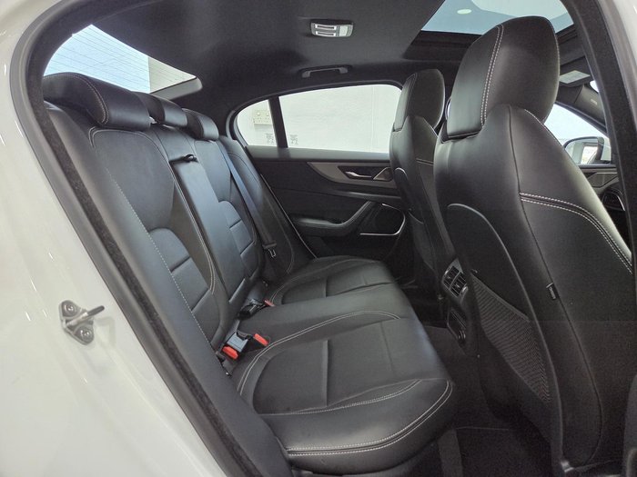 2020 Jaguar XE P300 R-Dynamic HSE