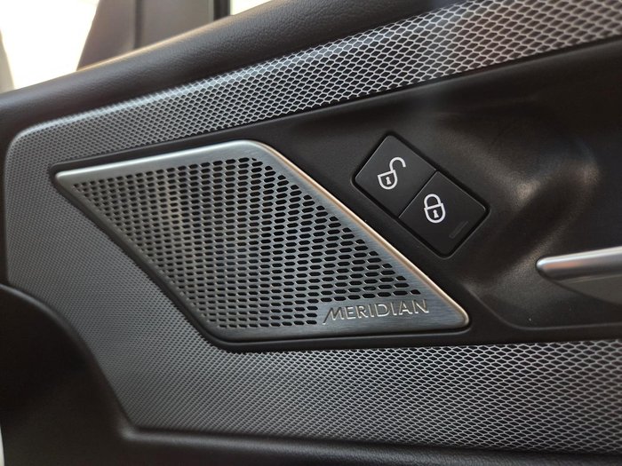 2020 Jaguar XE P300 R-Dynamic HSE