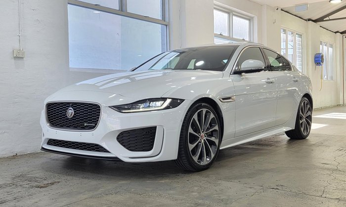2020 Jaguar XE P300 R-Dynamic HSE