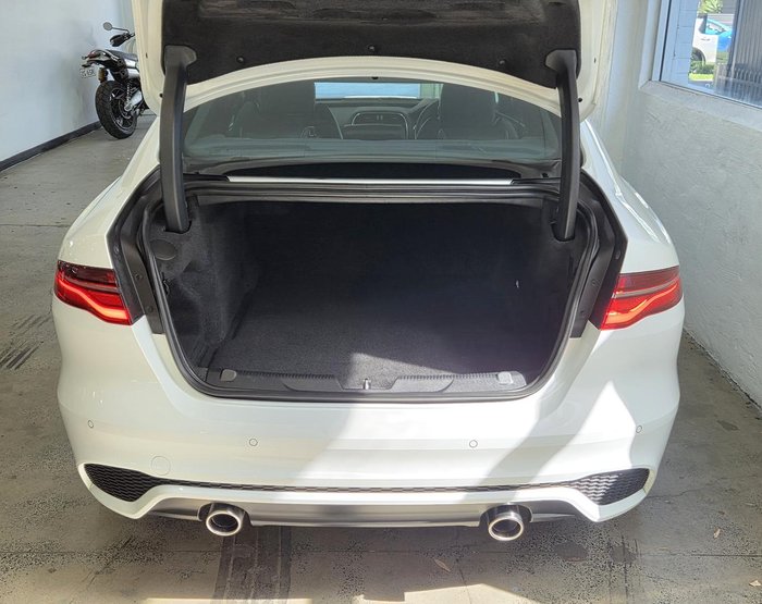 2020 Jaguar XE P300 R-Dynamic HSE