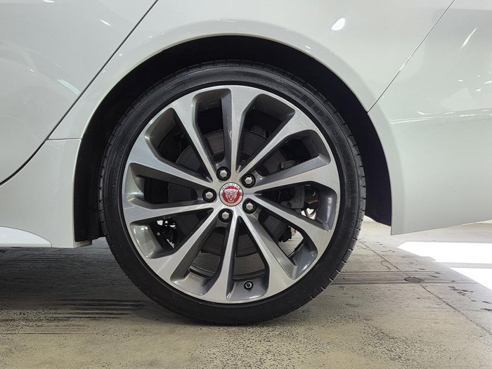 2020 Jaguar XE P300 R-Dynamic HSE