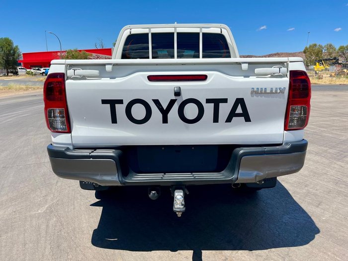 2023 Toyota Hilux SR