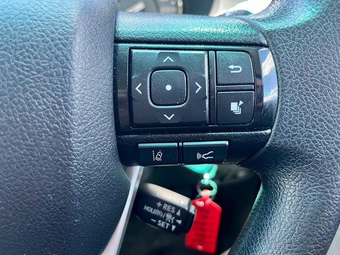 2023 Toyota Hilux SR