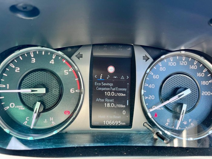 2023 Toyota Hilux SR