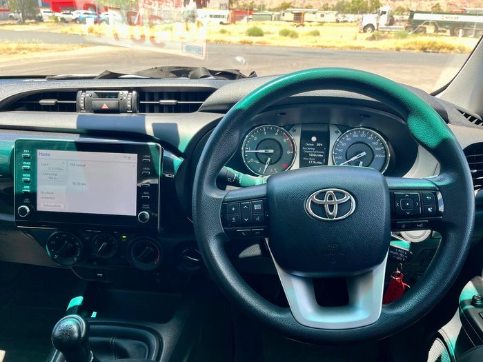 2023 Toyota Hilux SR